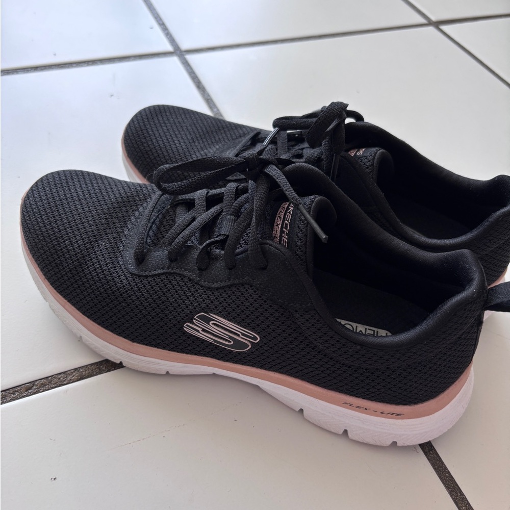 Skechers Women's Black Athletic Shoes